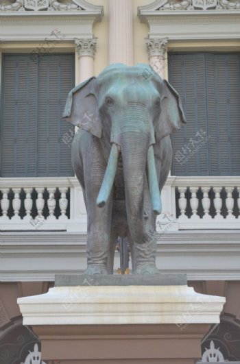 泰国大皇宫内大象雕塑