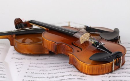 大提琴和乐谱