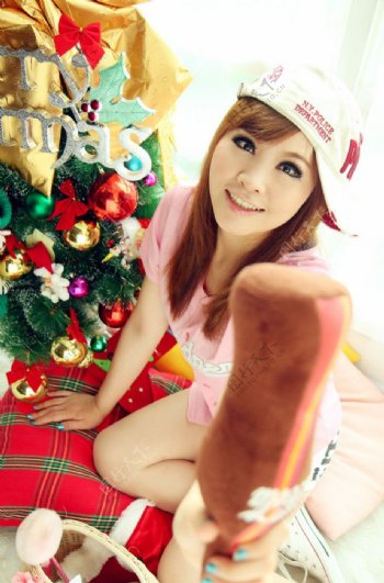 美女歌手艾绮恩圣诞写真