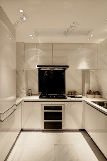 现代简约厨房大理石墙面室内装修效果图