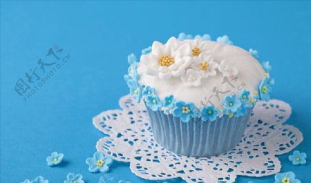 蓝色花朵蛋糕