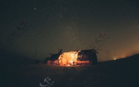 星空下的帐篷