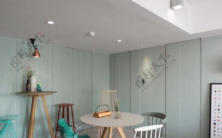 现代时尚清新客厅淡绿色背景墙室内装修图