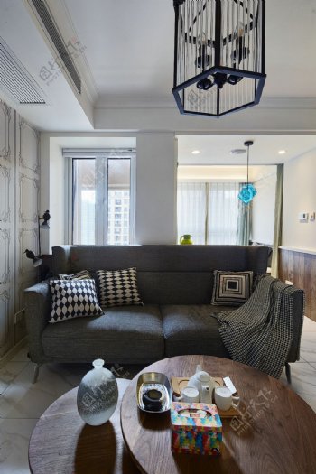 现代时尚客厅深灰色布艺沙发室内装修效果图