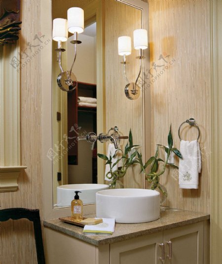 中式木制背景盥洗室效果图