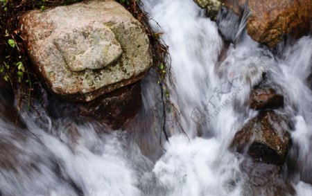 水流小溪