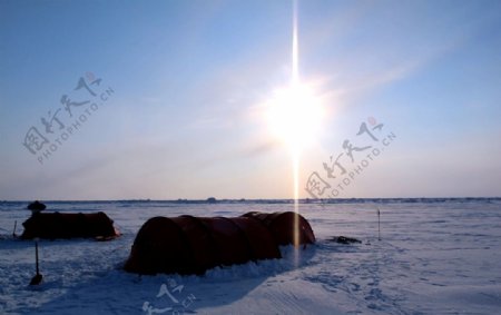 夕阳下的雪域高原