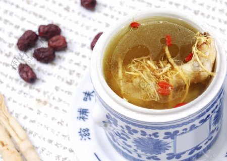 中式人蔘雞湯