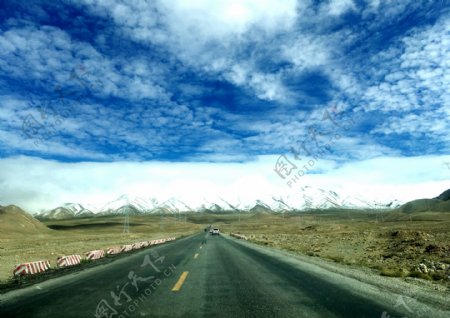 风景蓝天公路雪山