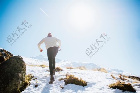 雪地跑步