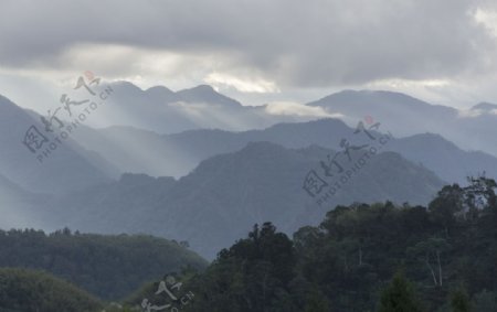 阿里的天和山