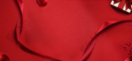 丝带礼物装饰的红色背景