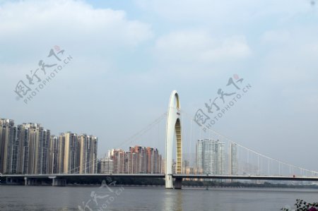 广州珠江上的猎德大桥