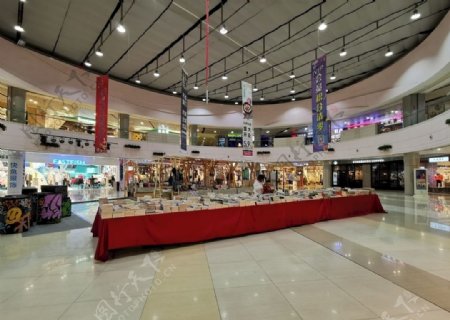 西田城购物中心