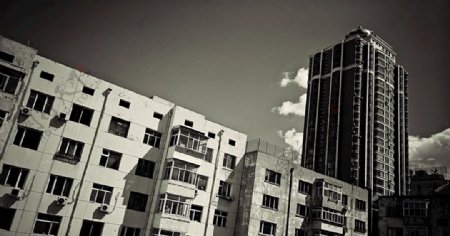 建筑物公寓黑色和白色天空