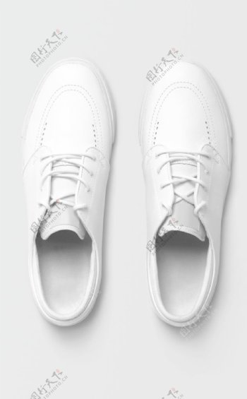 白色的鞋