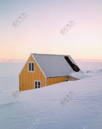 雪花中的房子