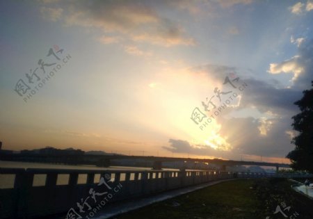 榕华大桥的日落