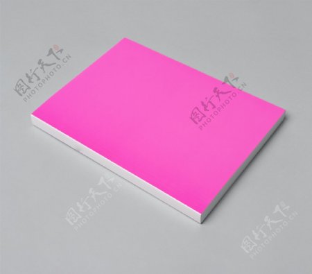 粉色书本