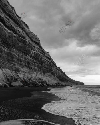 海水悬崖黑色海边文艺背景素材