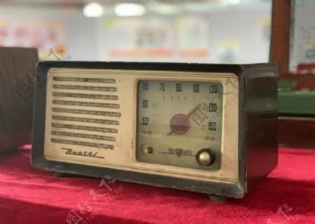 七十年代收音机图片