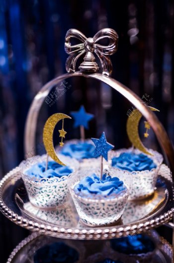 蓝色蛋糕点心甜品背景海报素材图片