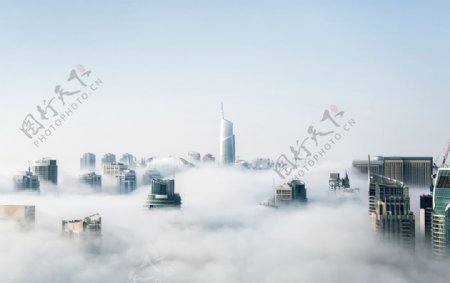 城市云端图片