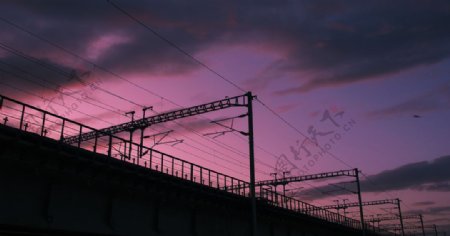 电车轨道天空云彩风景图片
