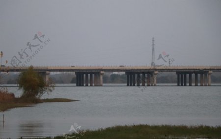 小桥河面图片