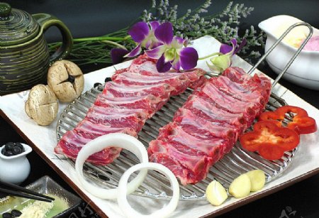 日韩料理烤猪排串图片