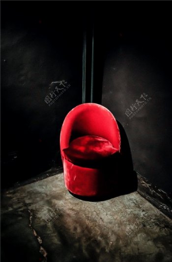 红色座椅图片